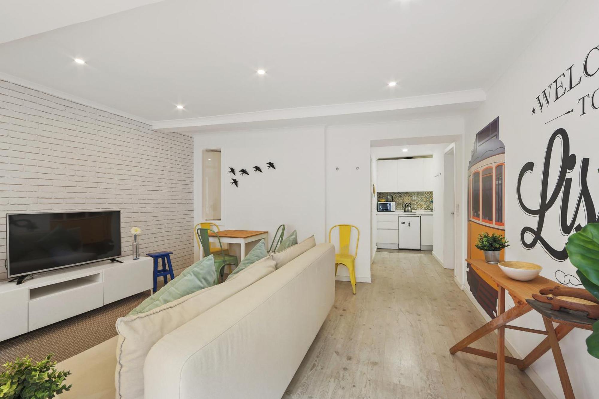 Furnished Sao Bento 1 Bedroom 1ba Apartment Lissabon