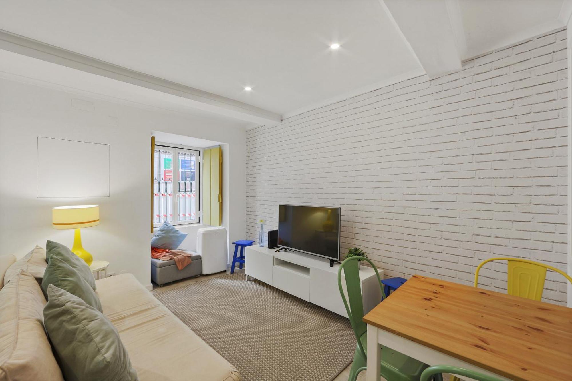 Furnished Sao Bento 1 Bedroom 1ba Lissabon